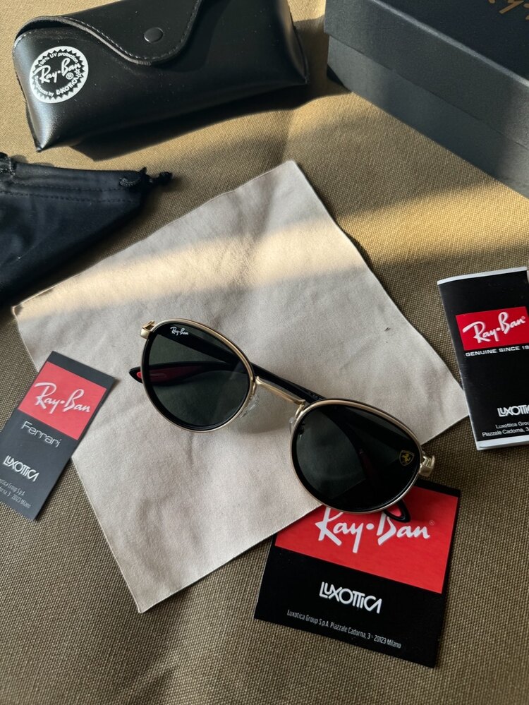 Ray-Ban Ferrari (gold çerçeve)