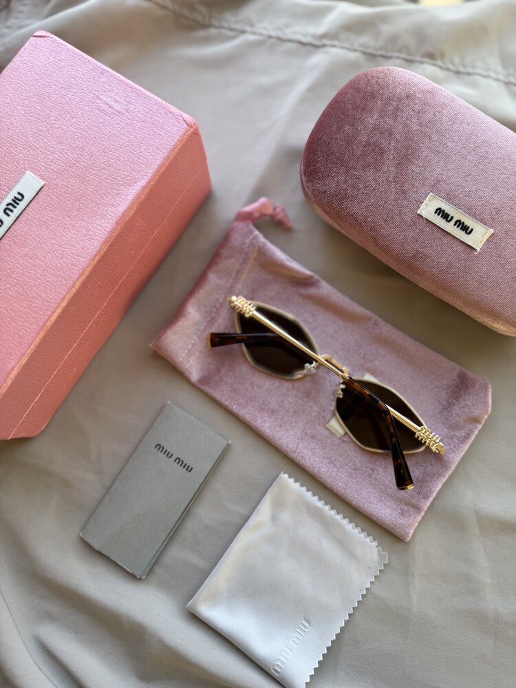 Miu Miu Sunglasses (VİP)