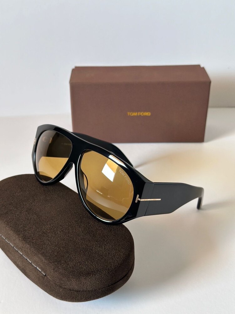TOM FORD 
