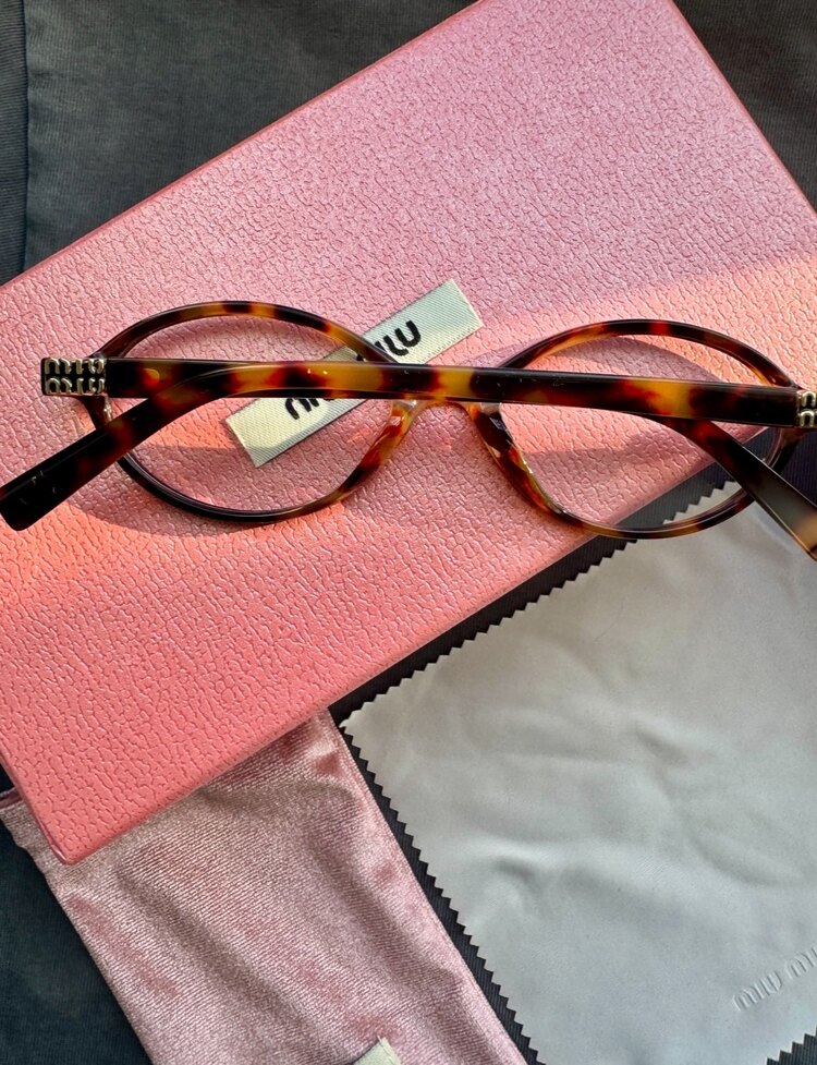 Miu Miu (Mavi ışık korumalı)