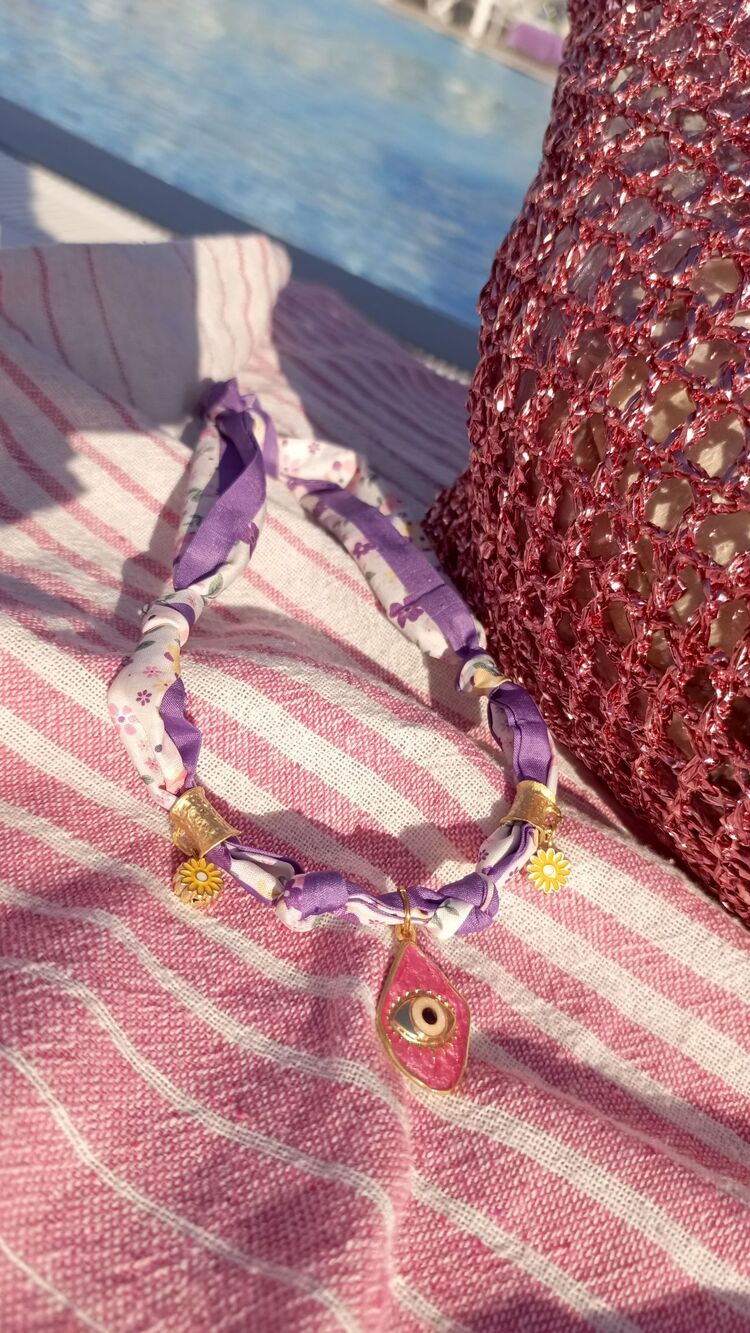 Pembe Nazar Detaylı Fular Kolye
