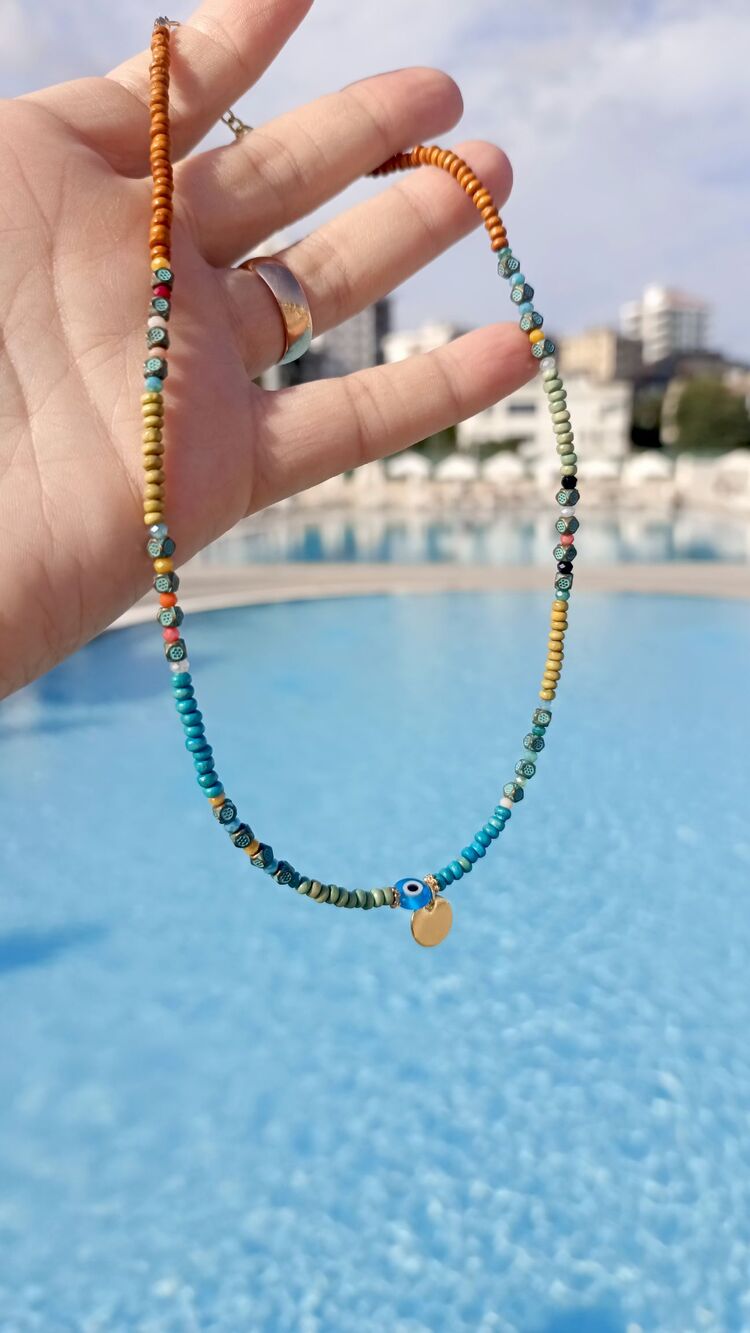 Nazar ve Pul Detaylı Boncuk Kolye