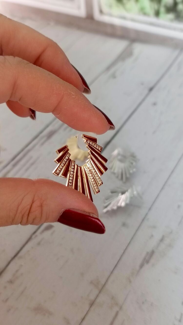Zirkon Taş Detaylı Gold Zigzag Küpe
