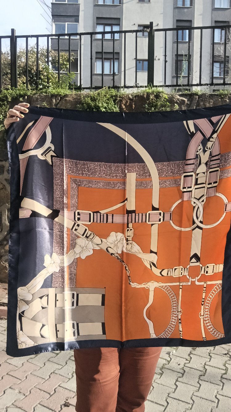 Turuncu -Laciver Kemer Detaylı Fular