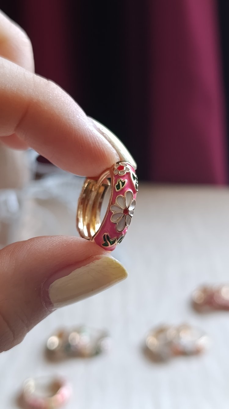 Pembe Mineli Halka Küpe
