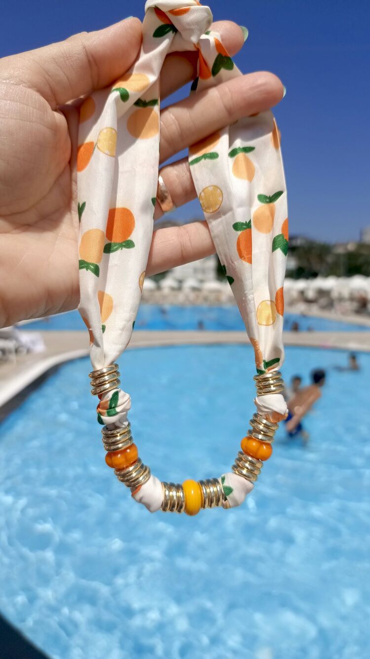 Portakal Limon Desenli Cam Boncuklu Fular Kolye
