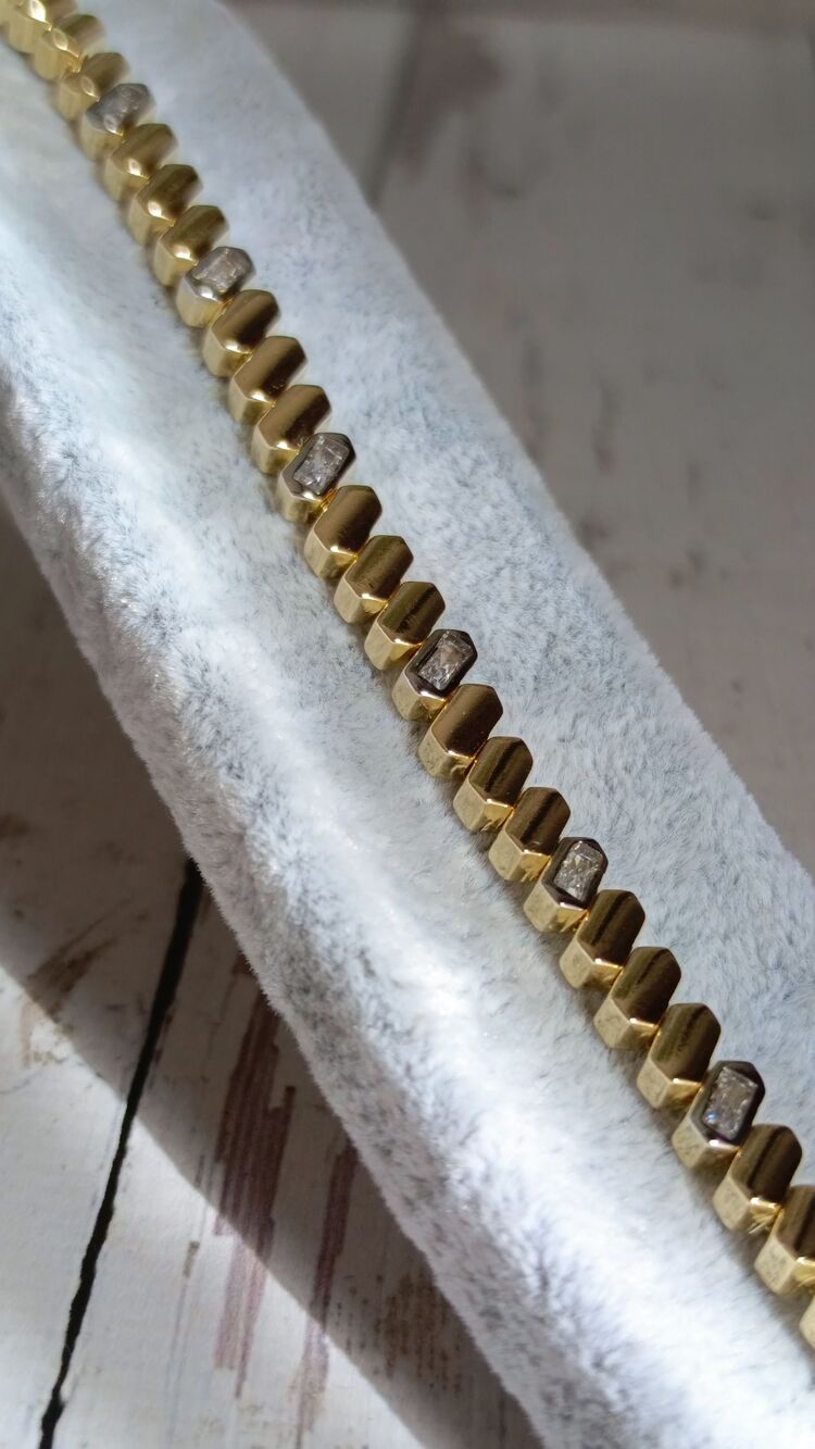 Zirkon Taş Detaylı Gold Plaka Model Bileklik