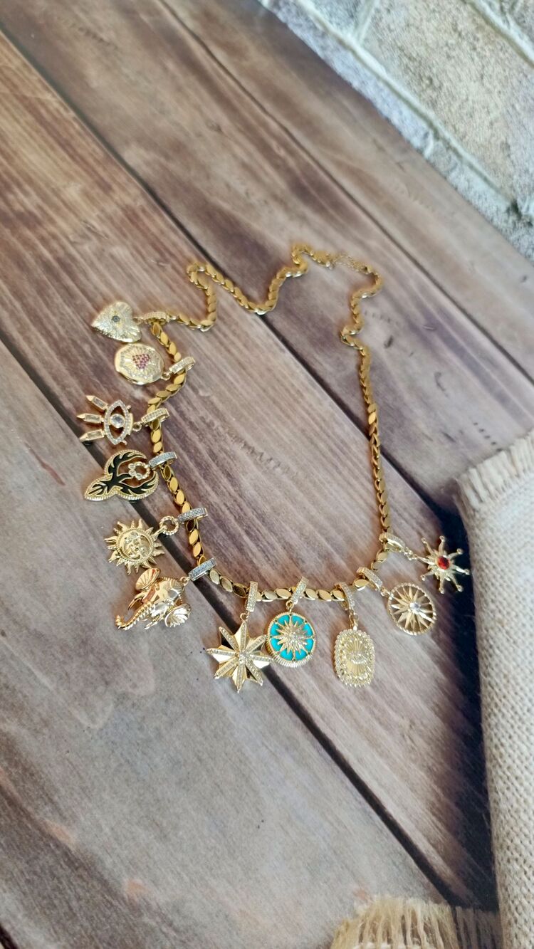 Fil Charm