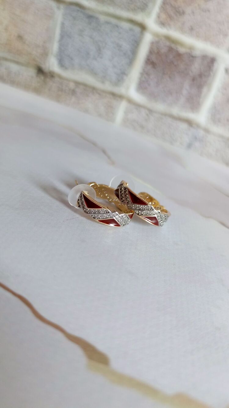 Marka Model Bordo Detaylı Halka Küpe