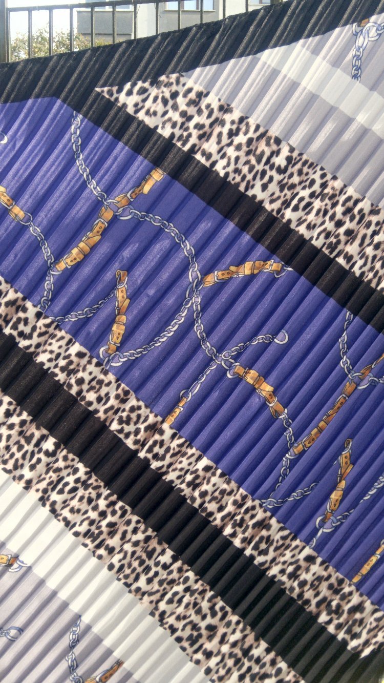 Gold Kemer Zincir Detaylı Leopar Fular