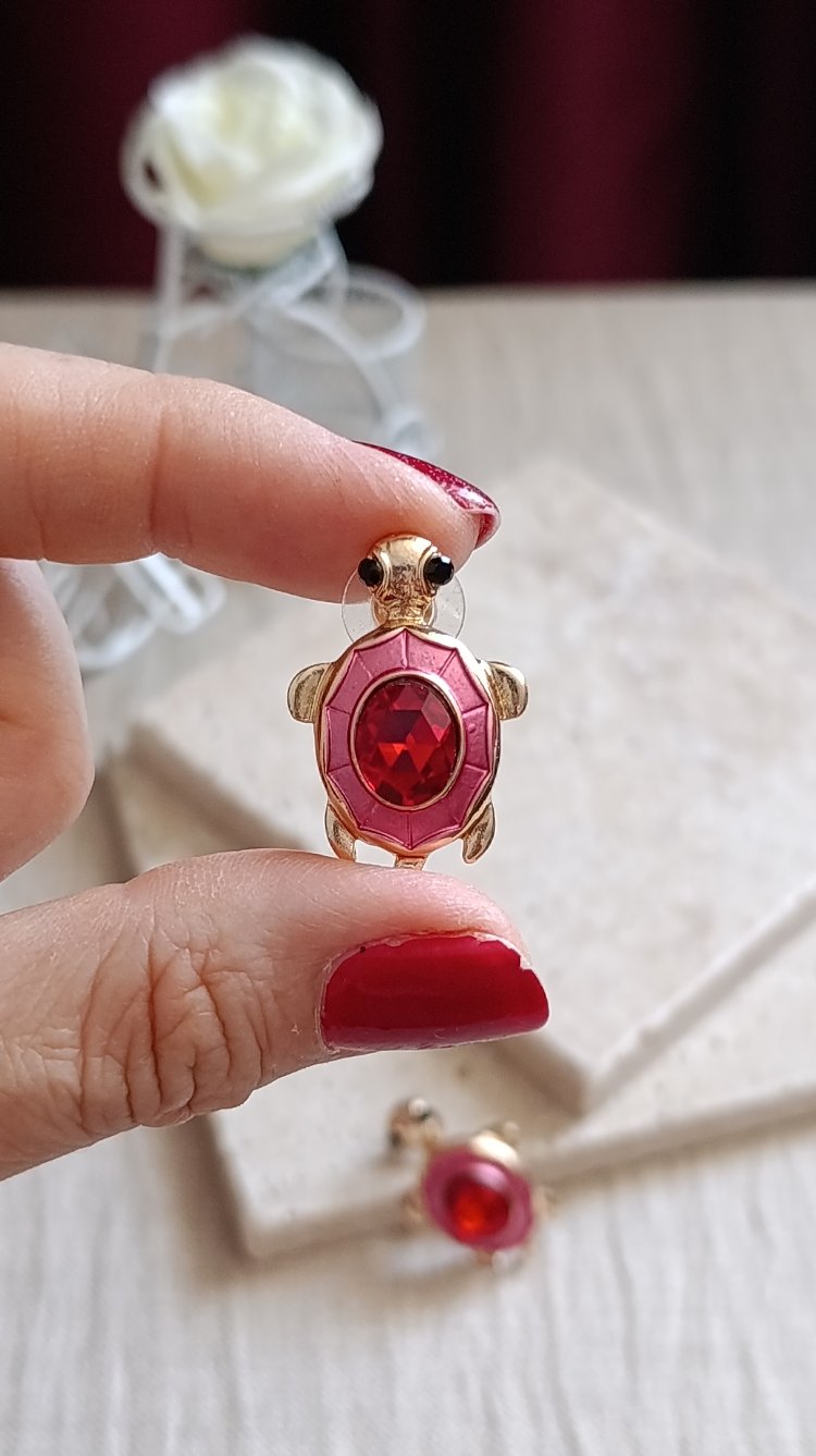 Kırmızı Kaplumbağa Küpe