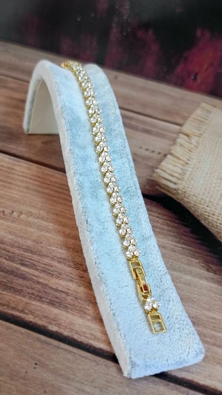Üç Sıra Taşlı Bileklik