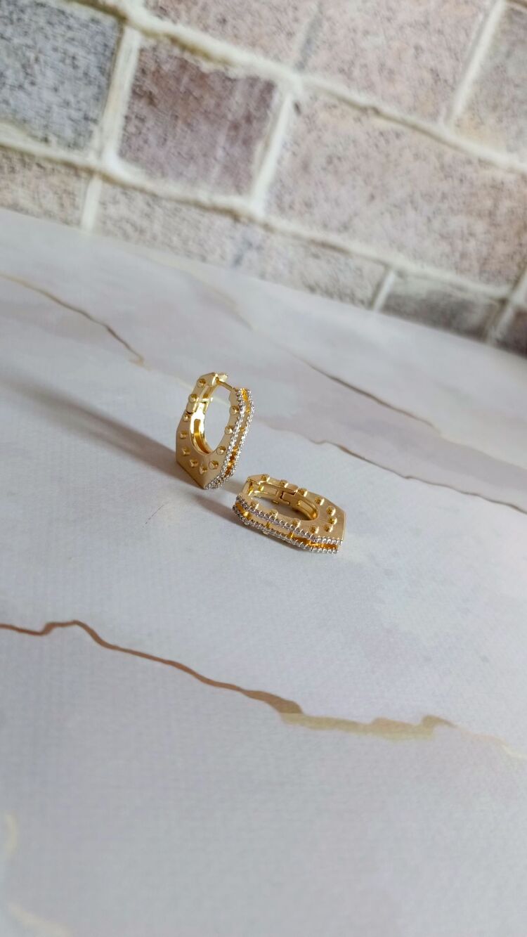 Marka Model Özel Seri Oval Küpe