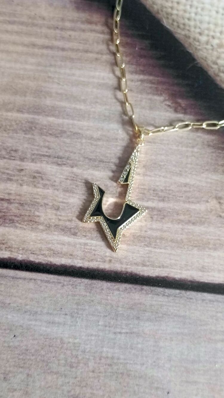 Marka Model Siyah Mineli Yıldız Kolye