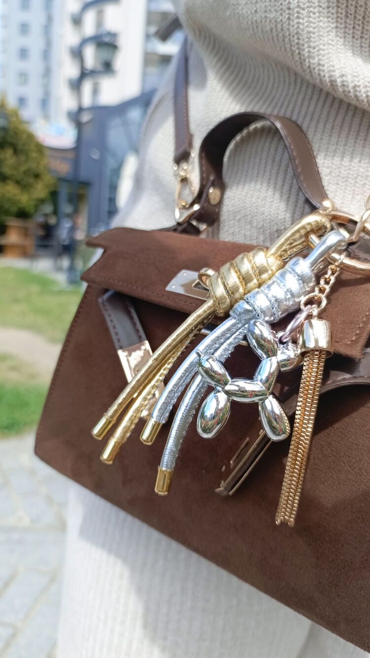 Gümüş Köpek Detaylı Gold Charm