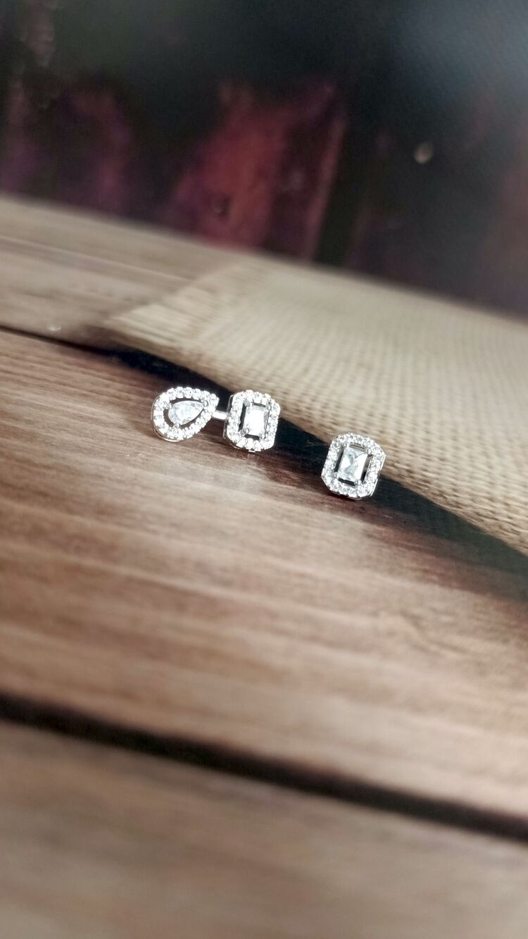 Damla Minimal Gümüş Küpe