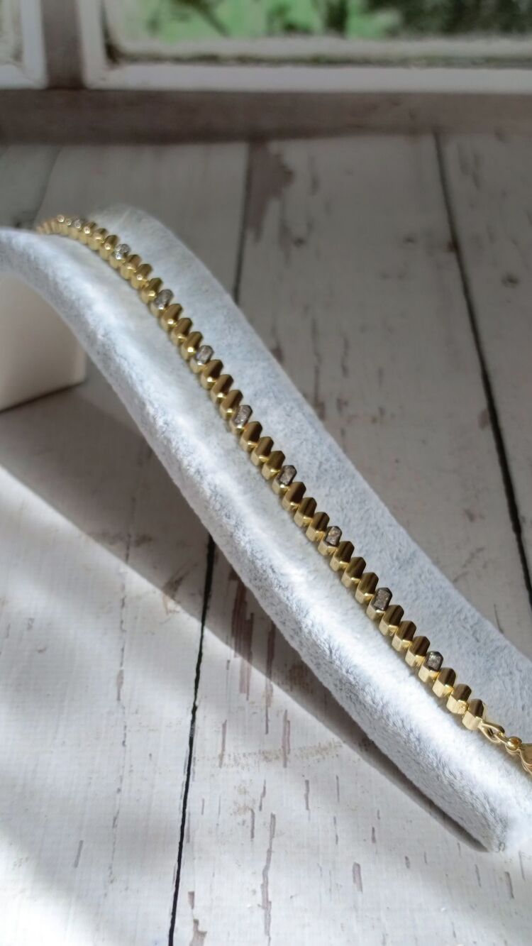 Zirkon Taş Detaylı Gold Plaka Model Bileklik