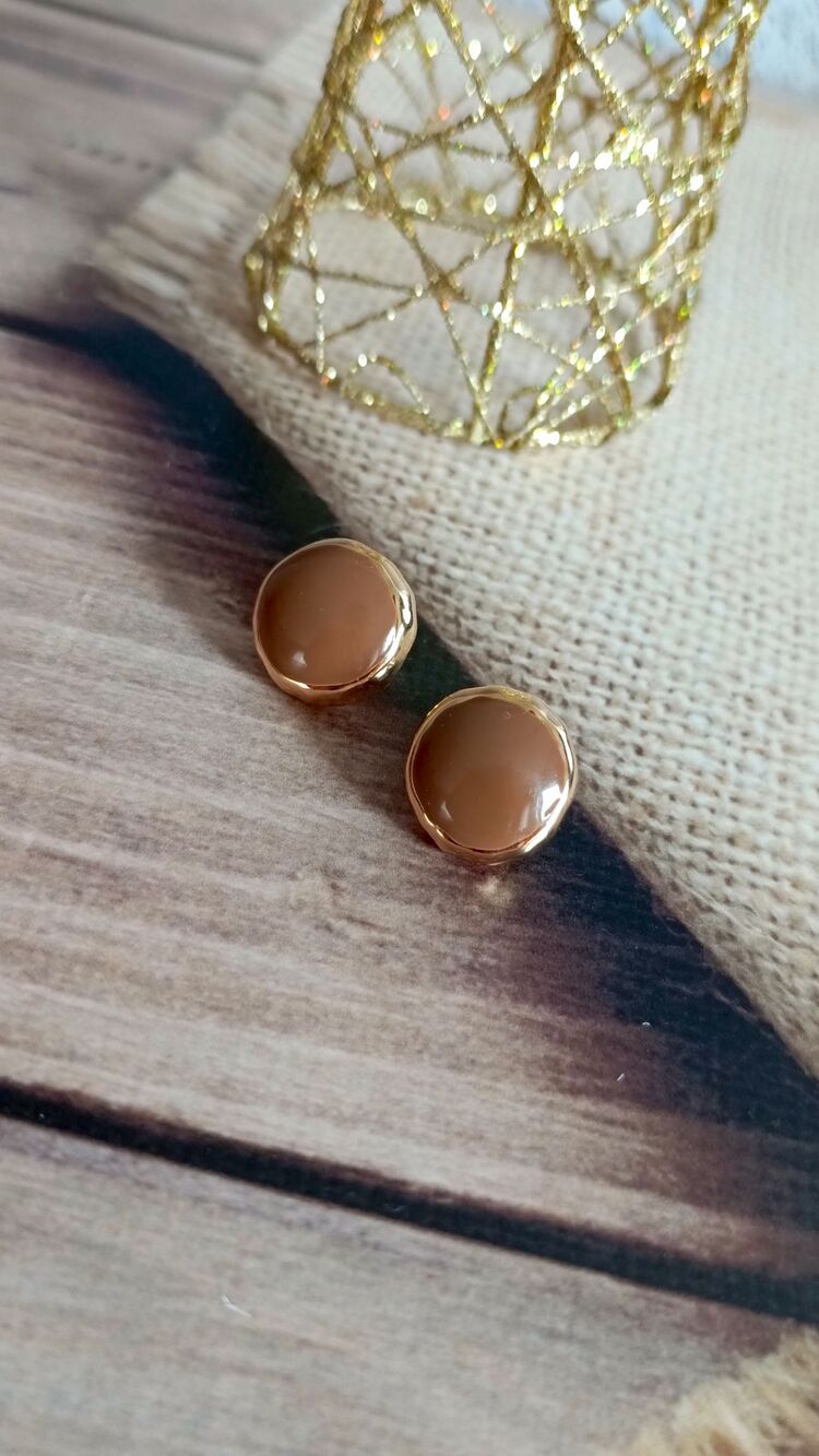 Kahverengi Düğme Küpe