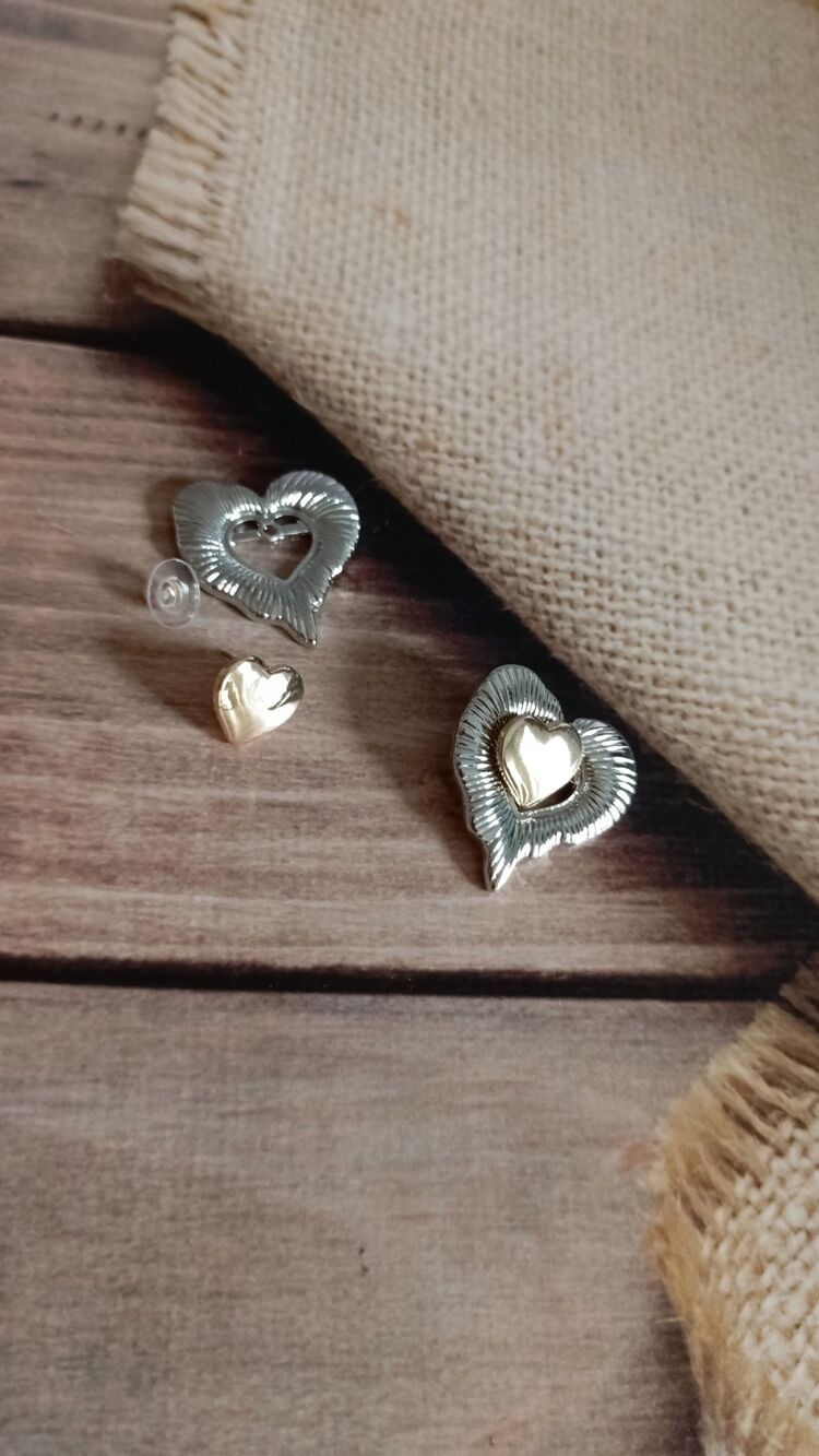 Gold Kalp Detaylı Gümüş Kalp Küpe