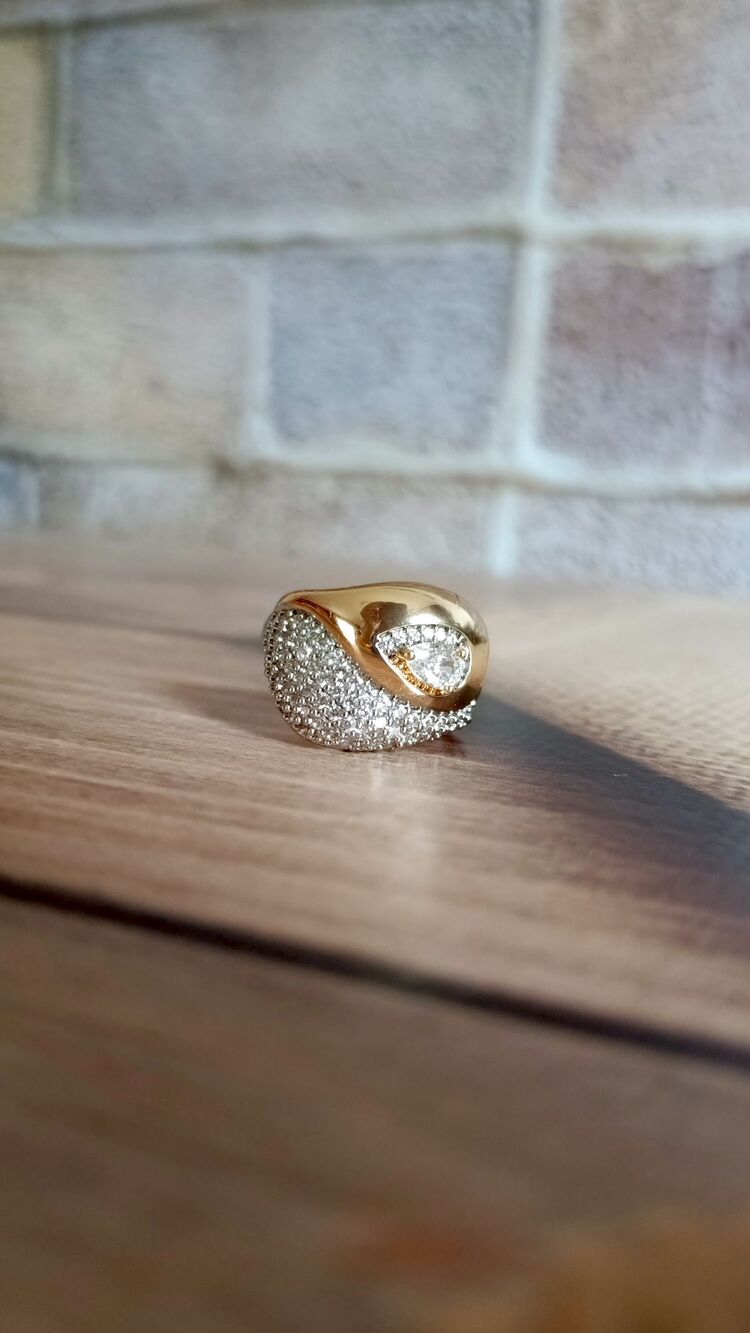 Damla Model Zirkon Taşlı Yüzük