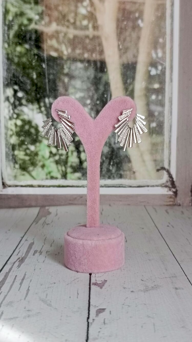 Zirkon Taş Detaylı Gümüş Zigzag Küpe