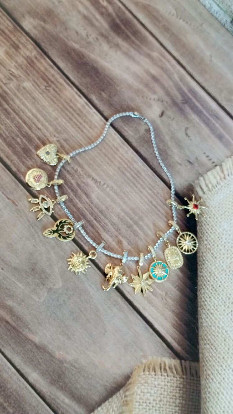 Fil Charm