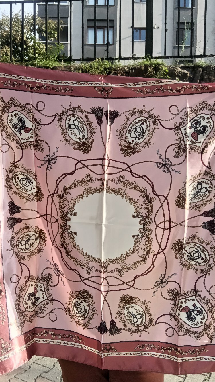 Pudra Pembe Çiçek Desenli Fular