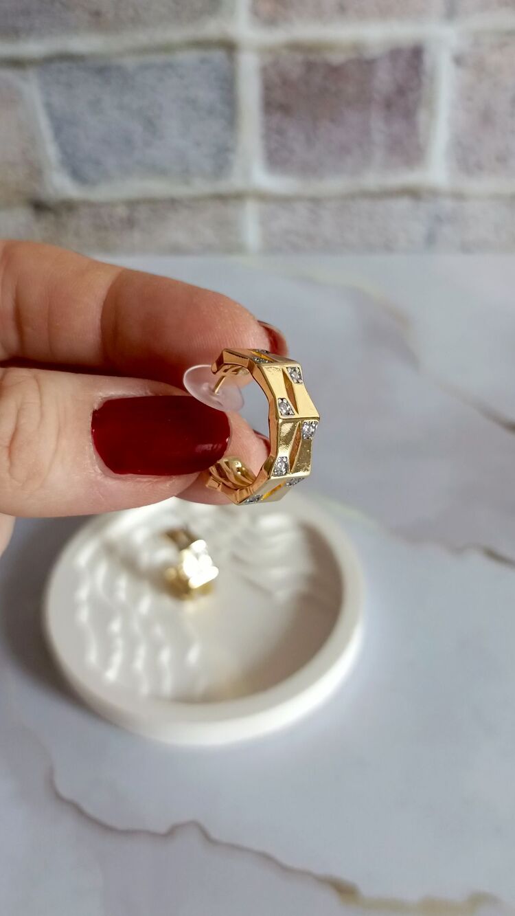 Marka Model Taşlı Altıgen Gold Küpe