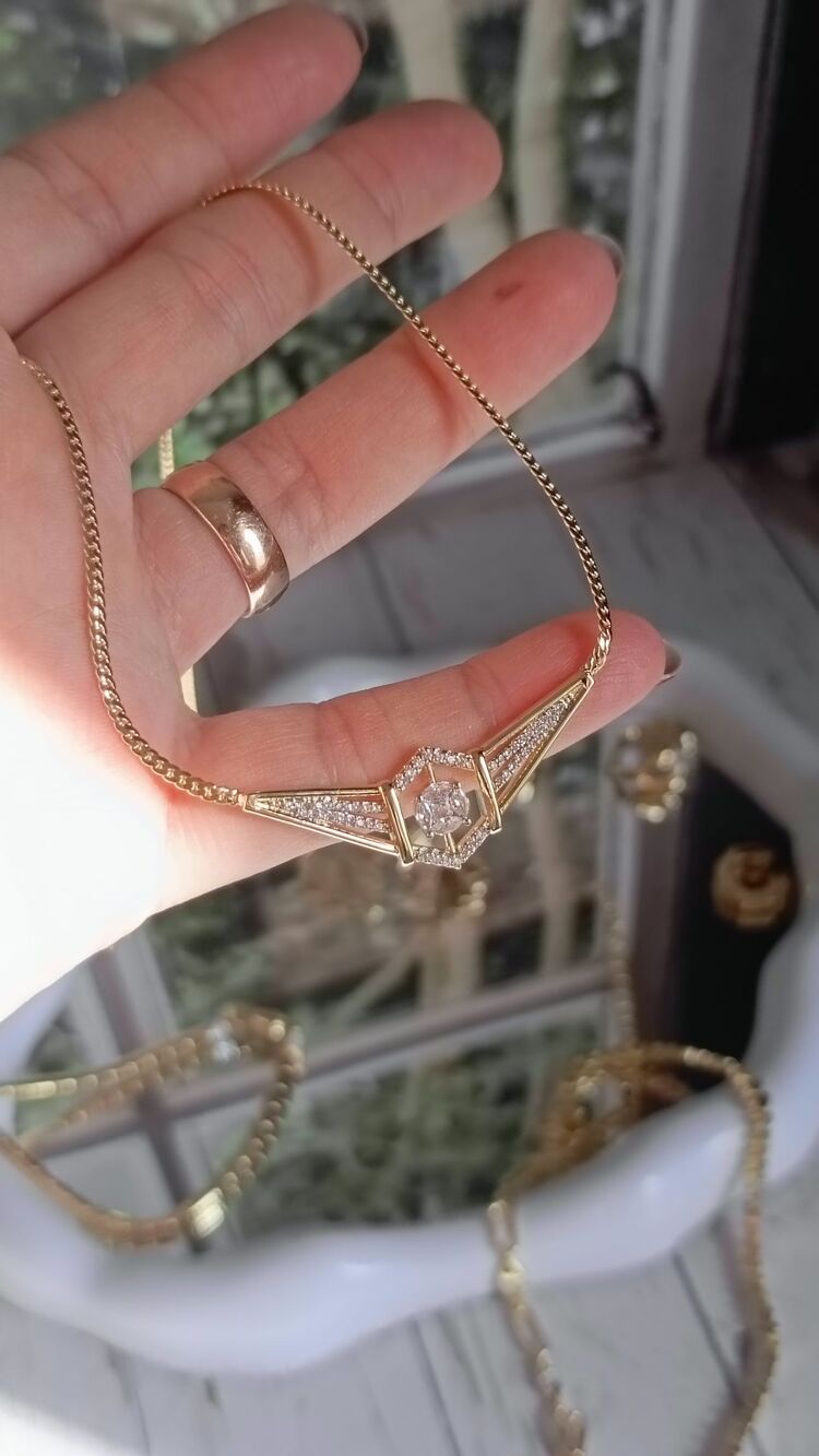 Premium Seri Altıgen Uç Detaylı Kolye