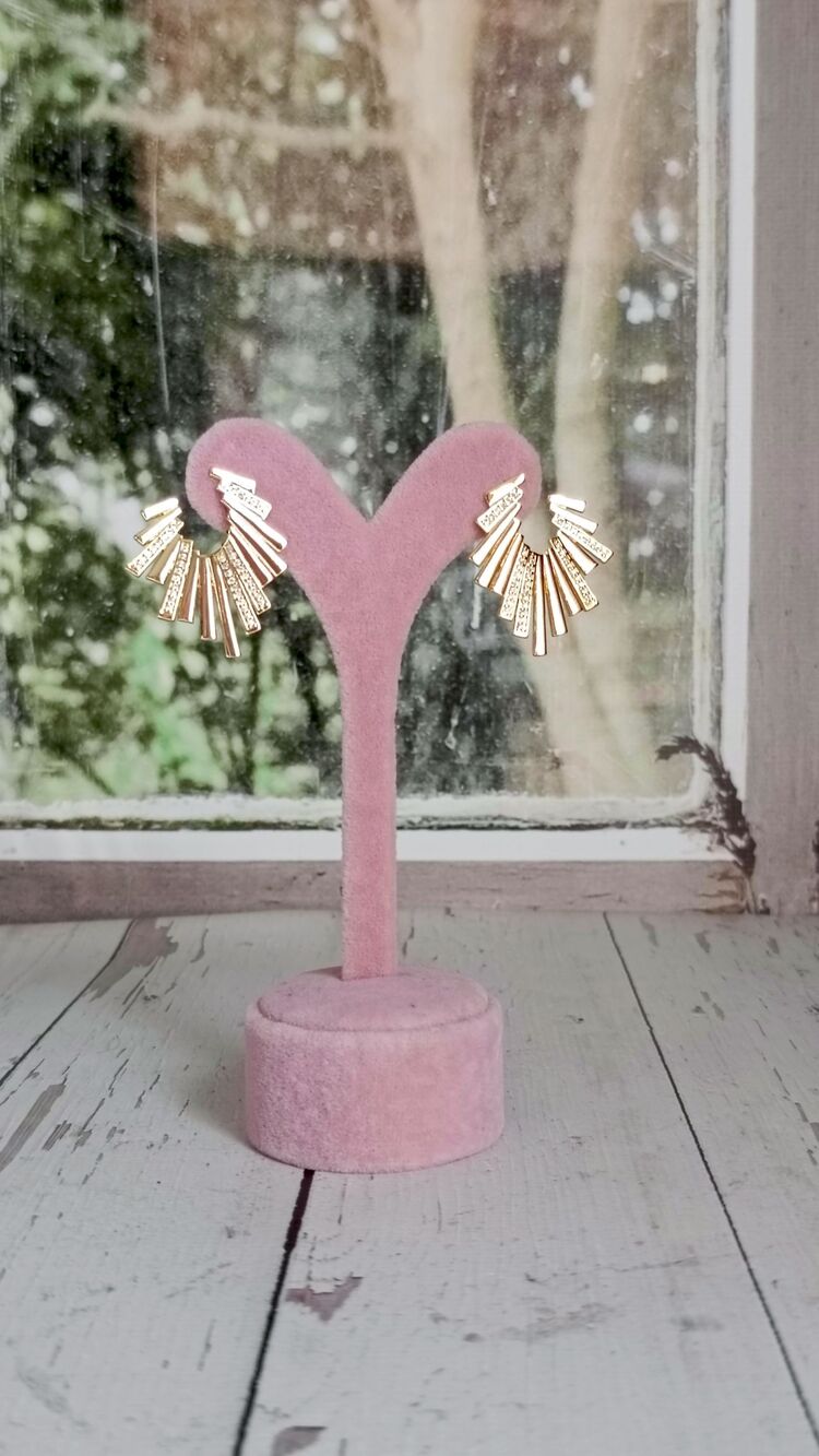 Zirkon Taş Detaylı Gold Zigzag Küpe