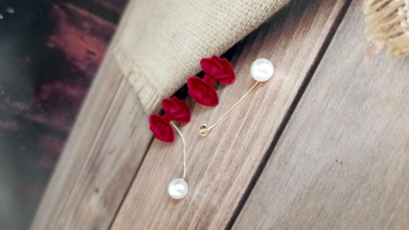 İnci Detaylı Bordo Fiyonk Küpe