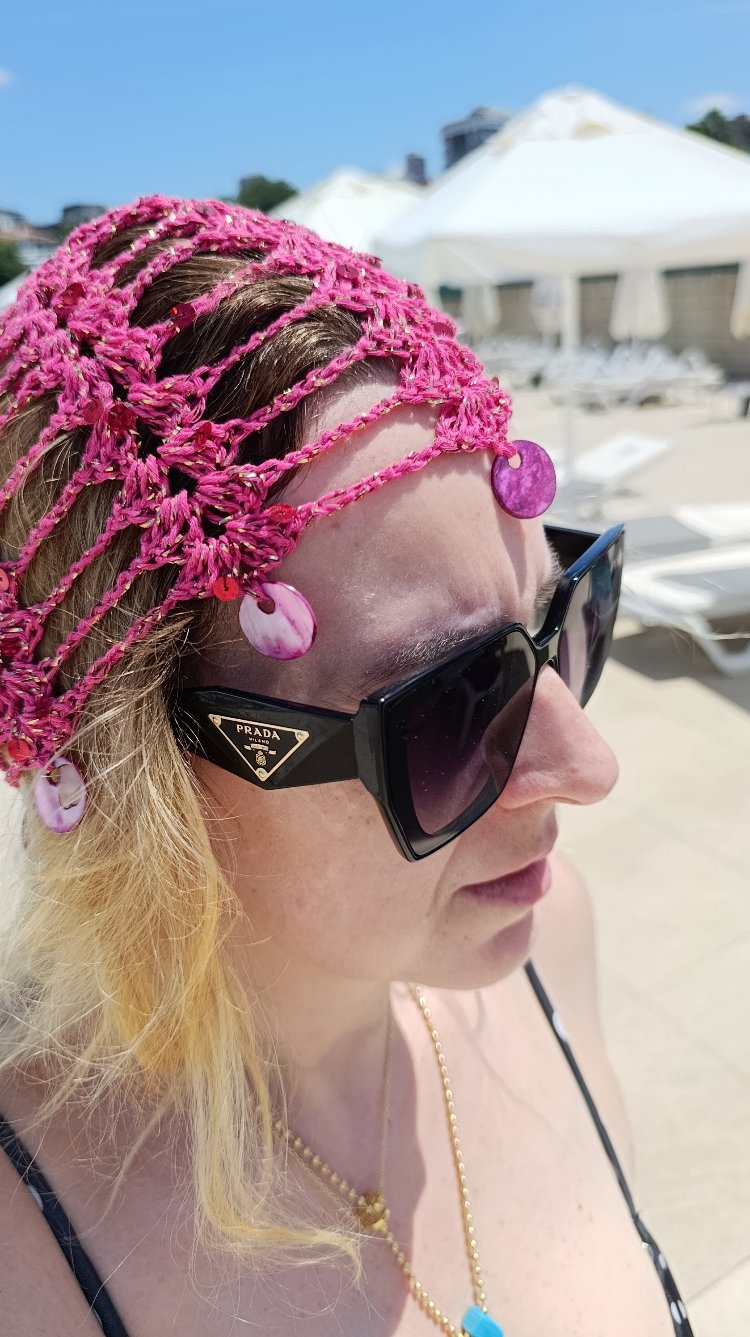 Pullu Koyu Pembe Bere