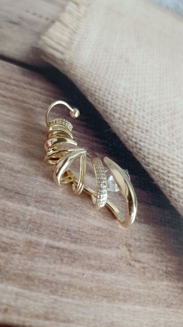 Çoklu Görünümlü Halka Küpe