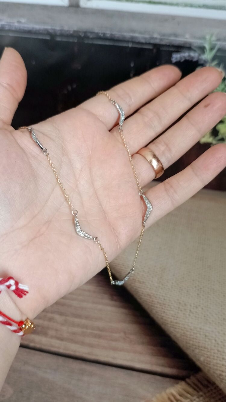 Marka Model Üçgen Zirkon Taşlı Zincir Kolye