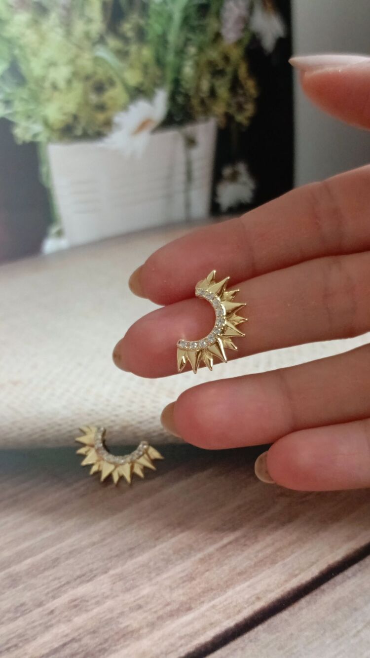 Yarım Güneş Gold Küpe