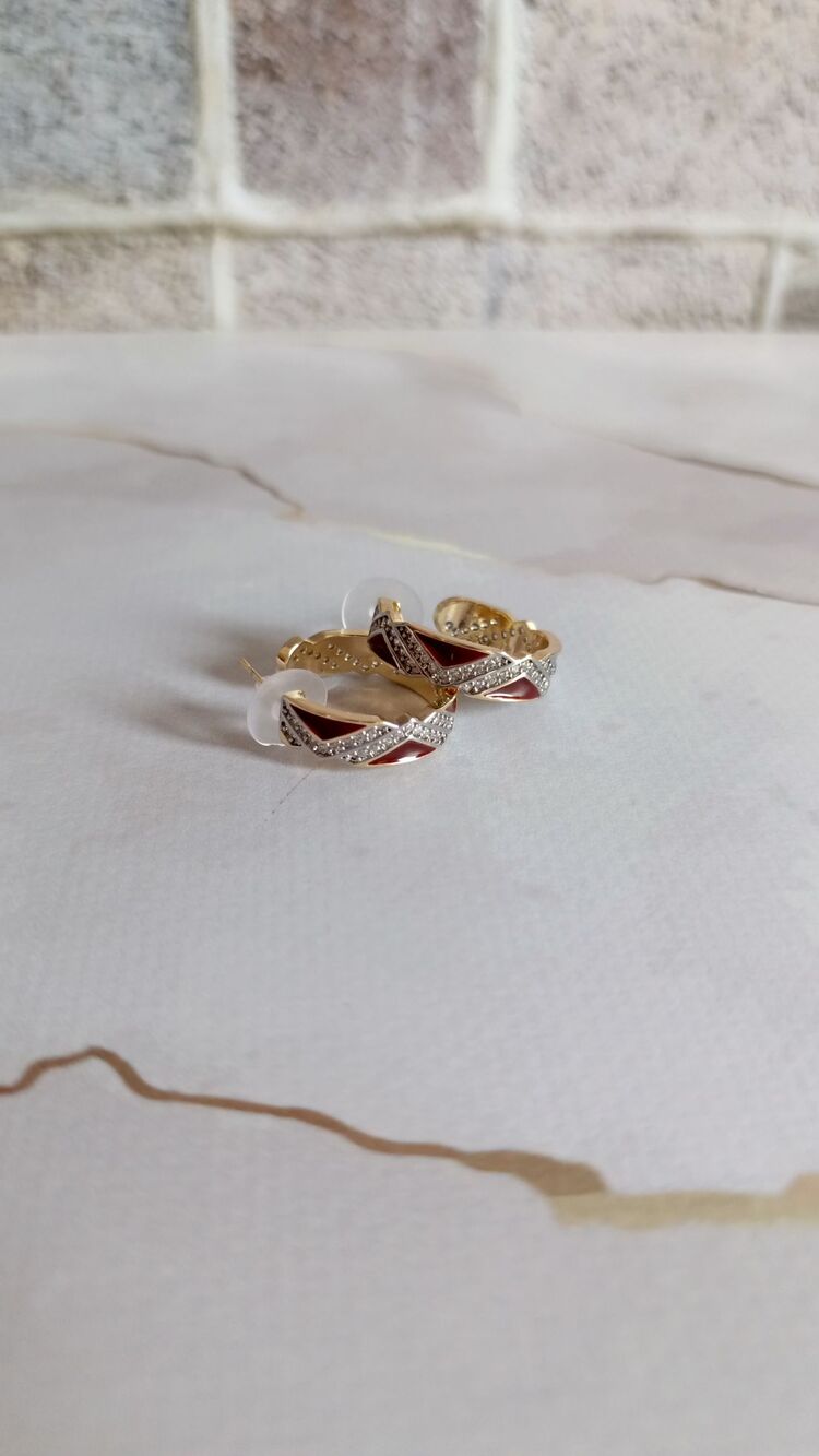 Marka Model Bordo Detaylı Halka Küpe