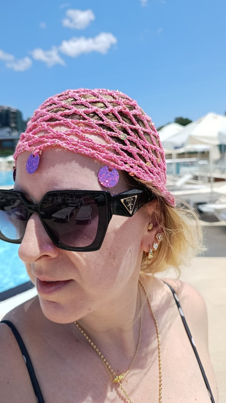 Pullu Açık Pembe File Bere