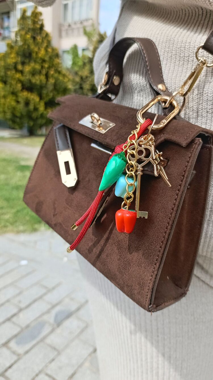 Biber Detaylı Kırmızı Charm