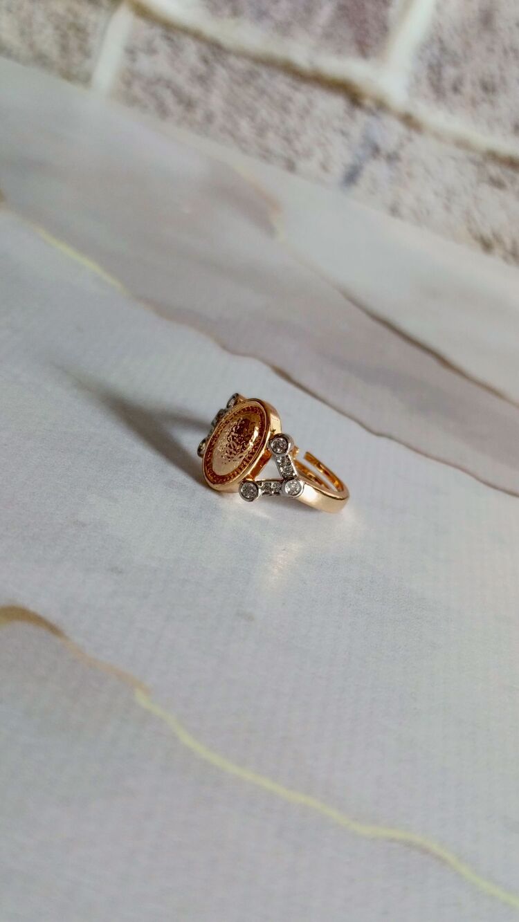 Oval Gold Detaylı Yüzük