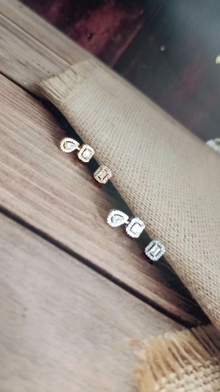 Damla Minimal Gümüş Küpe