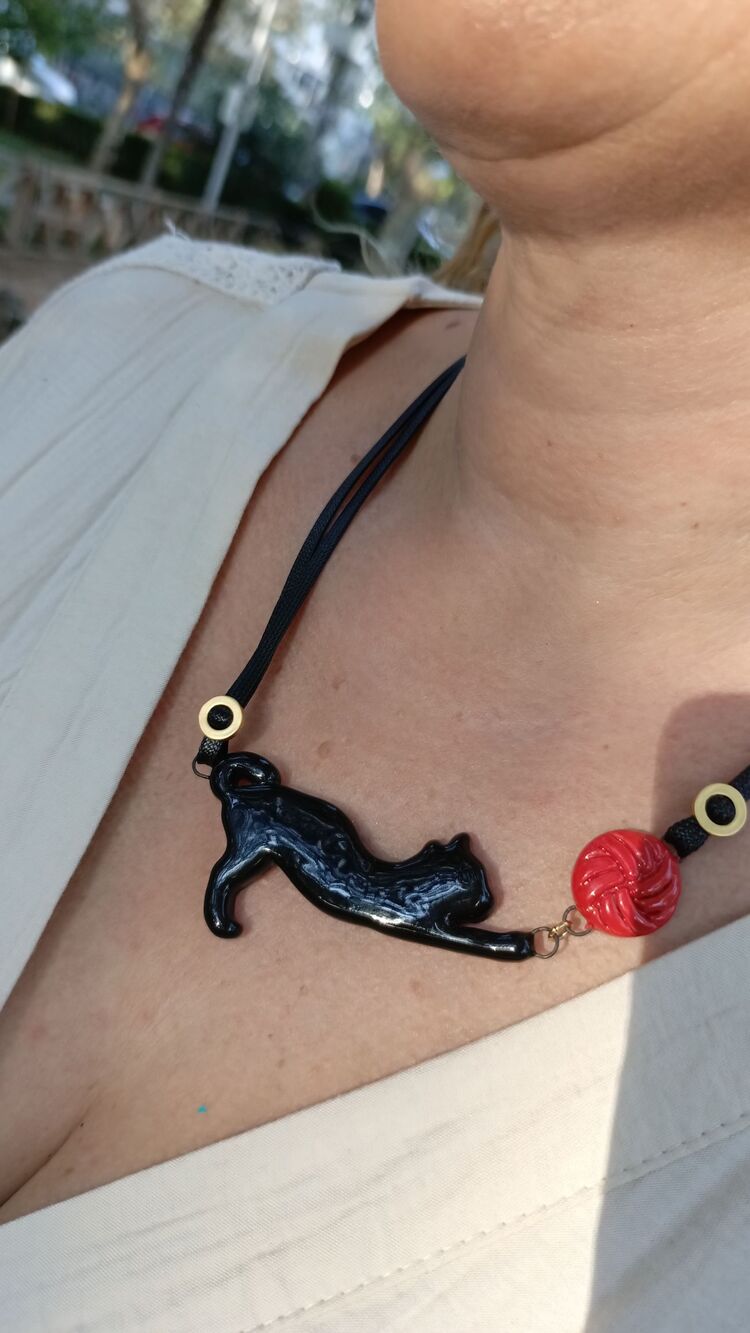 Seramik Kedi Figürlü Kolye
