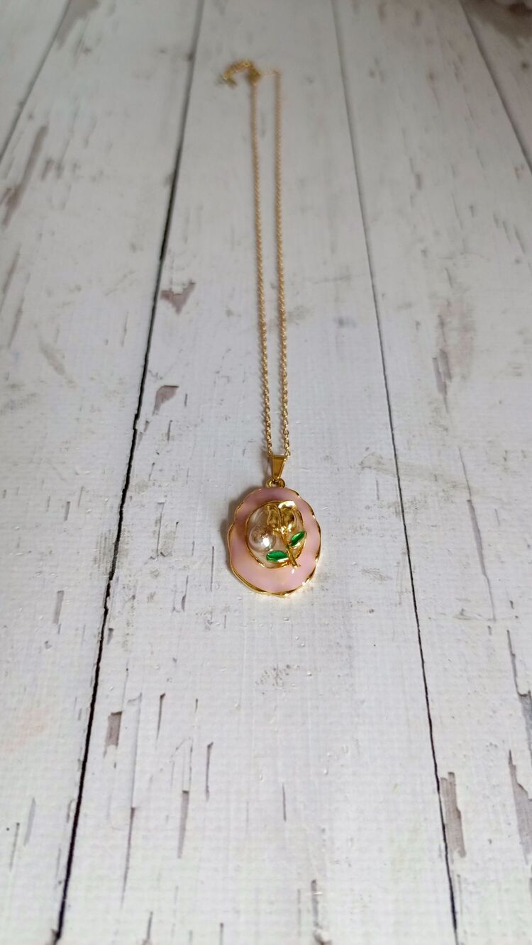 Pembe Mineli Lale Detaylı Kolye