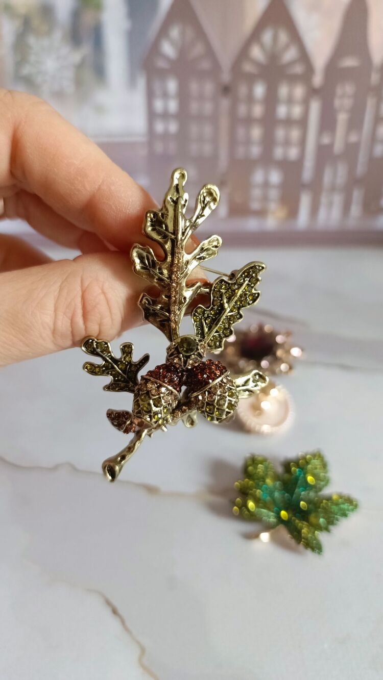 Kozalak Bronz Broş