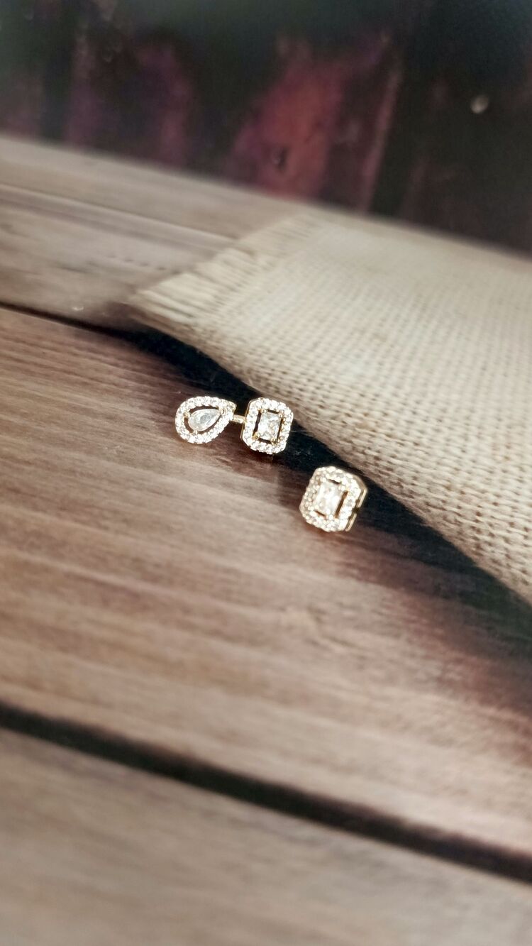 Damla Minimal Gold Küpe