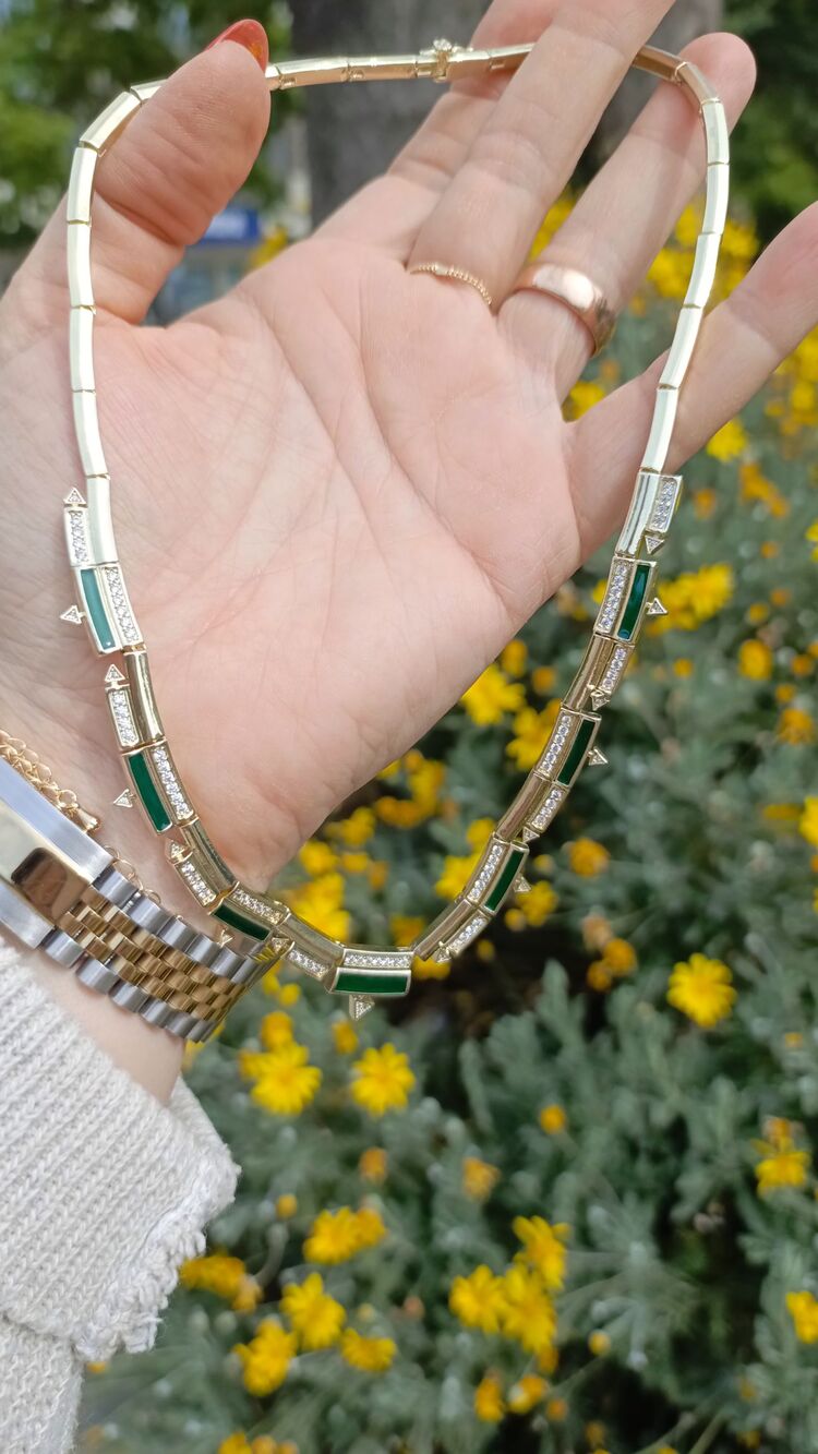 Zirkon Taş Detaylı Yeşil Mineli Kolye