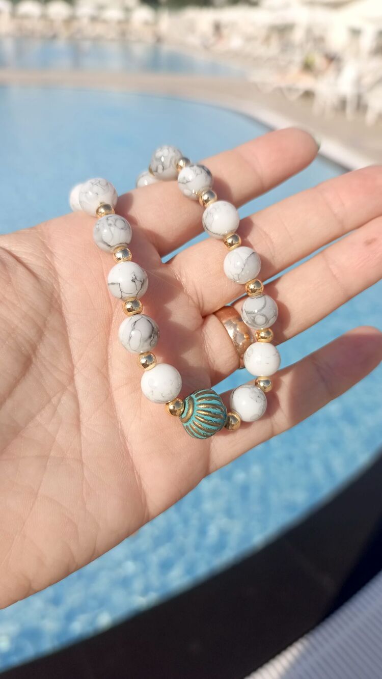 Doğaltaş Görünümlü Siyah Hareli Boncuk Kolye