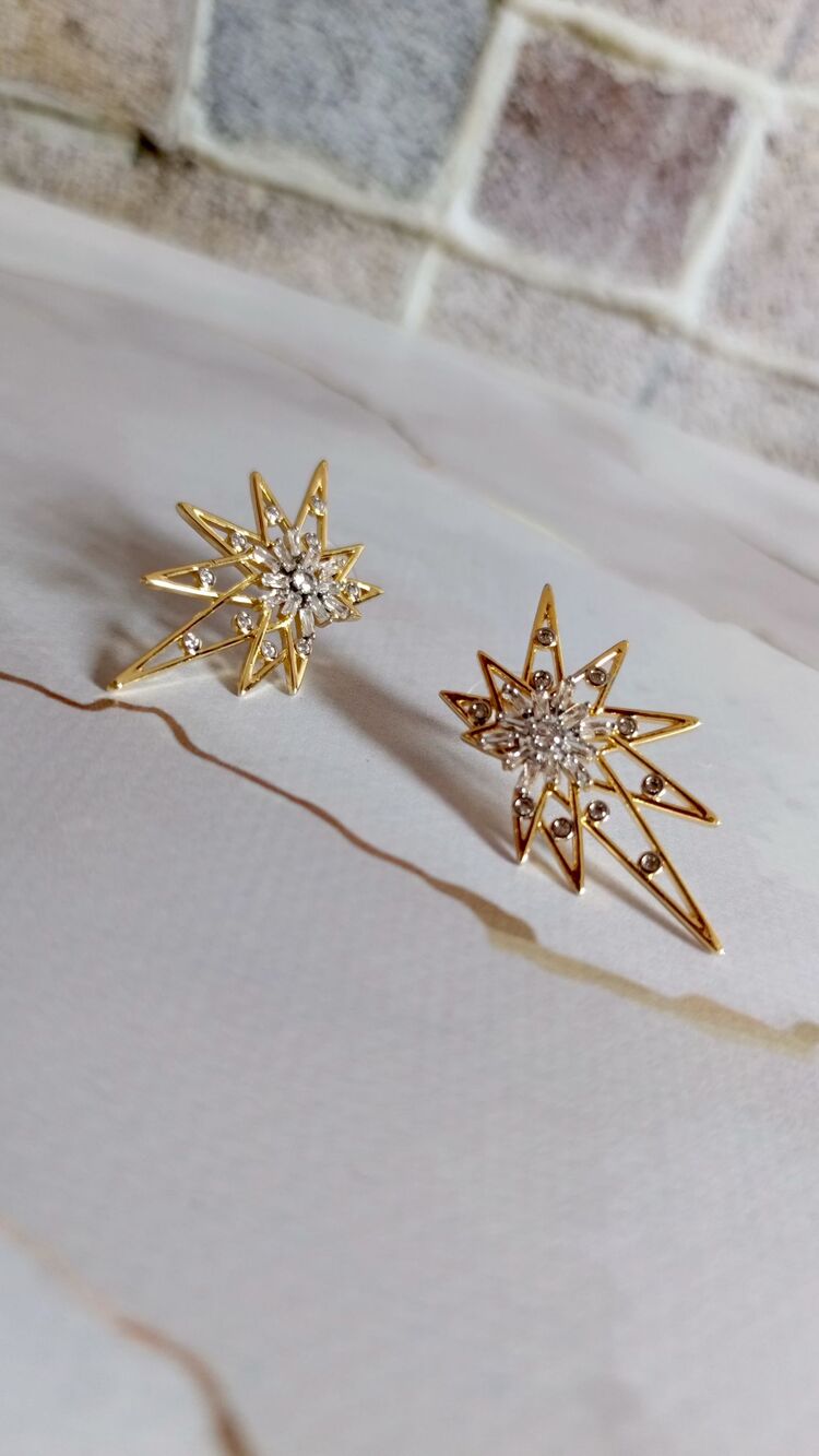 Marka Model Özel Seri Gold Yıldız Küpe