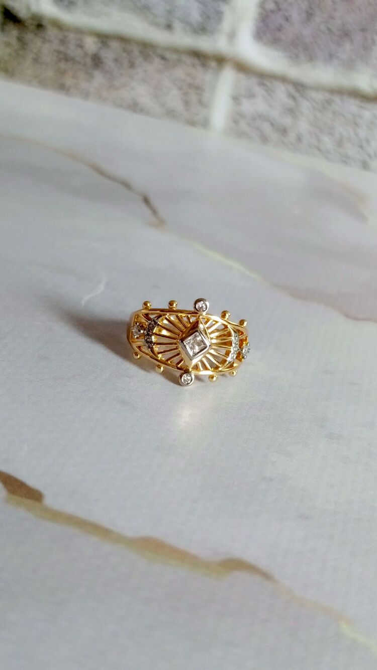 Taş Detaylı Gold Yüzük