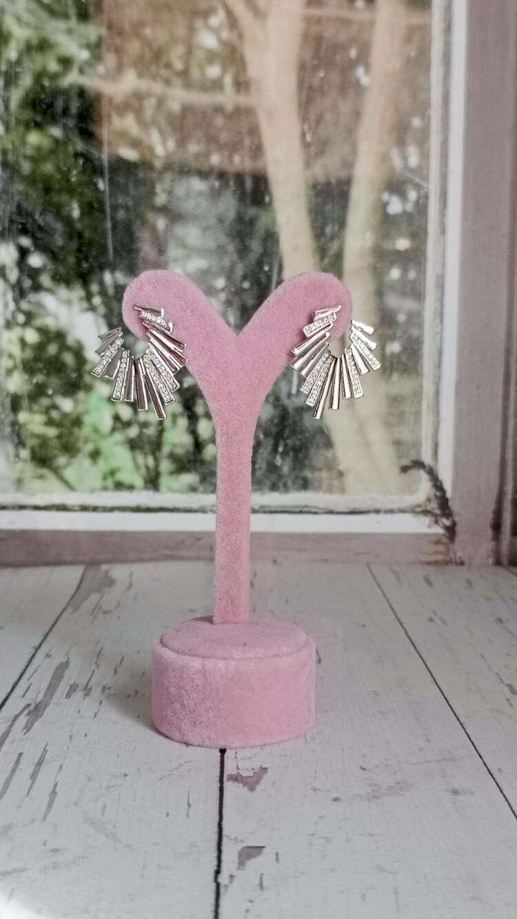 Zirkon Taş Detaylı Gümüş Zigzag Küpe