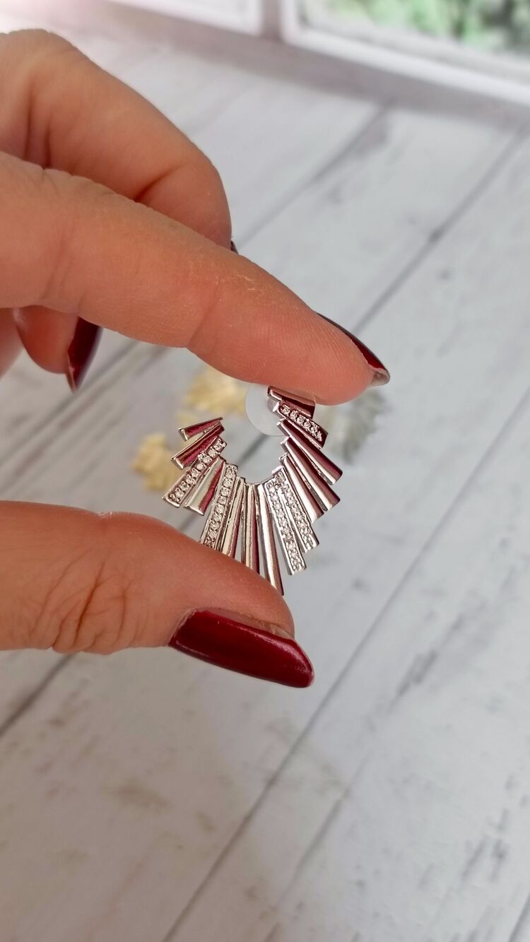 Zirkon Taş Detaylı Gümüş Zigzag Küpe